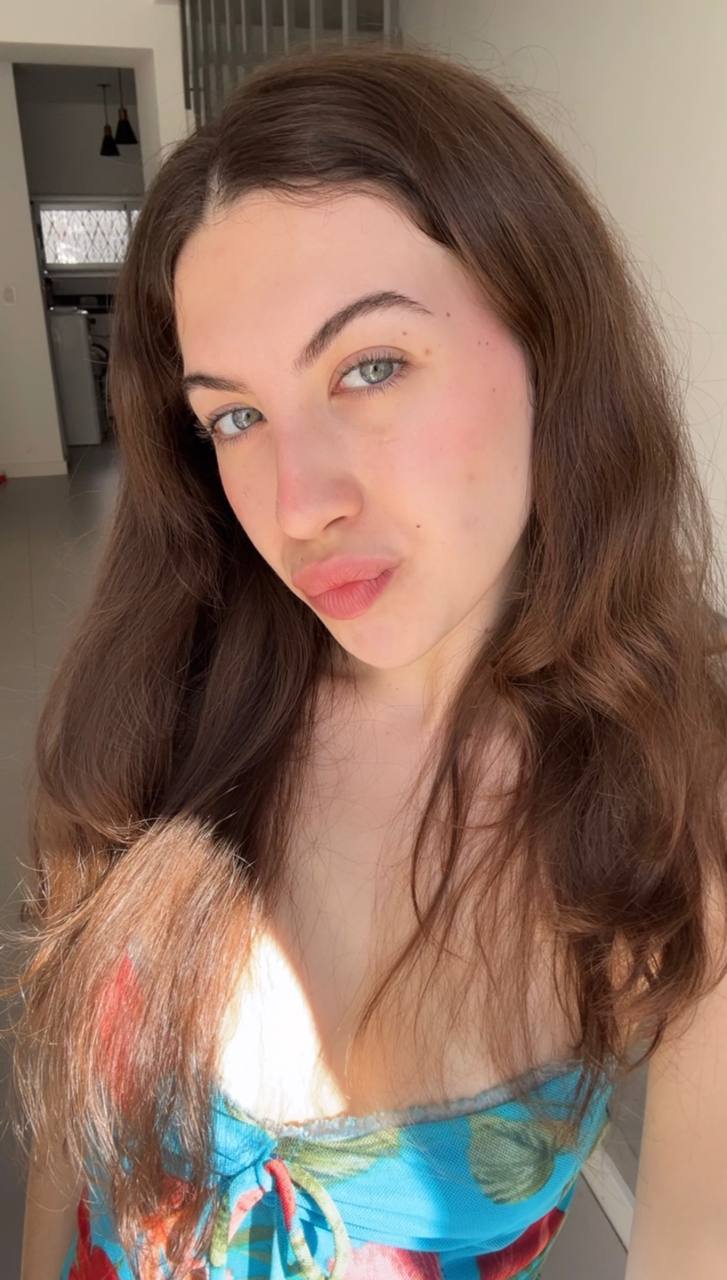 Nude girl Amber in Zhangqiu