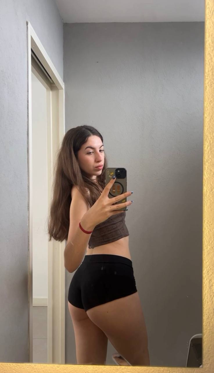 Amber in her underwear in Zhangqiu