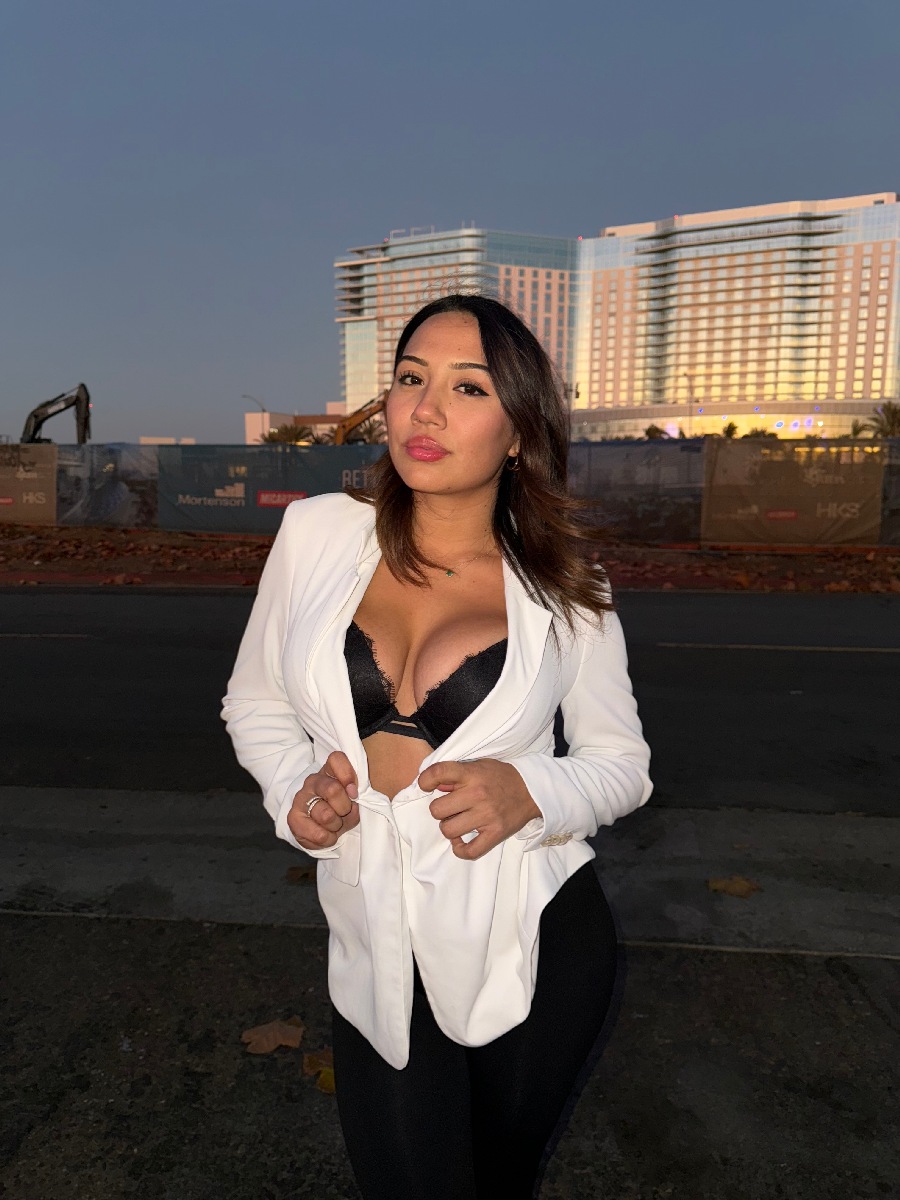 Take a pause and enjoy Ali Cruz — streaming from Zhangqiu