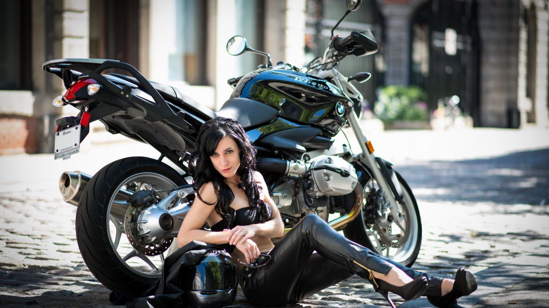 Fresh photos, fresh mood — European women on bikes online in Zhangqiu