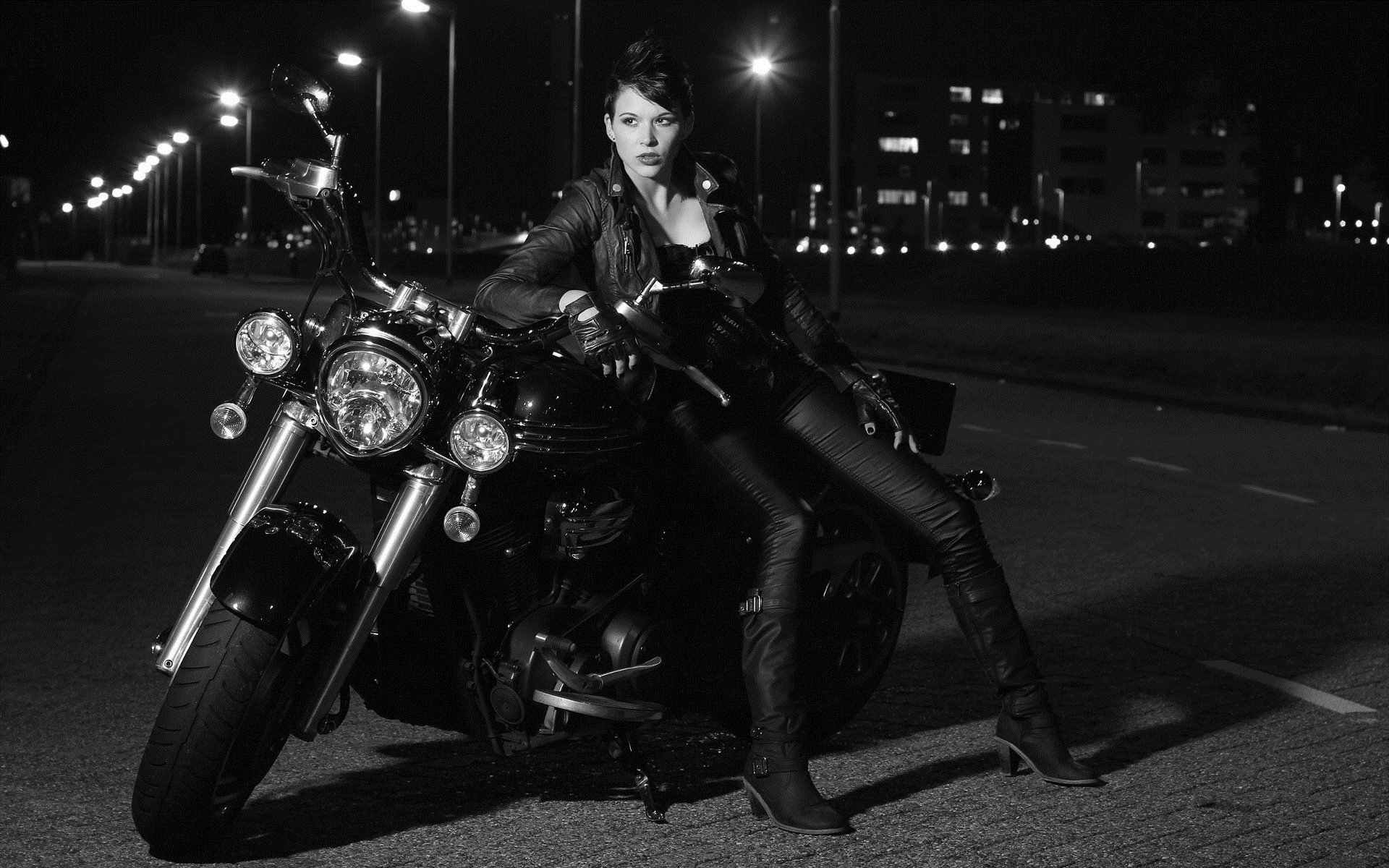 Photo Beautiful girls and motorcycles in Zhangqiu