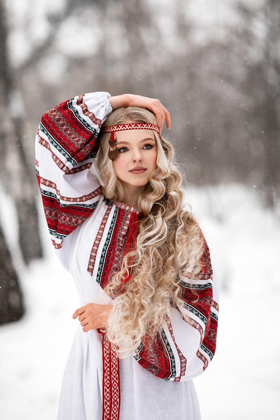 Slavic girls’s look of the day — catch her live in Zhangqiu