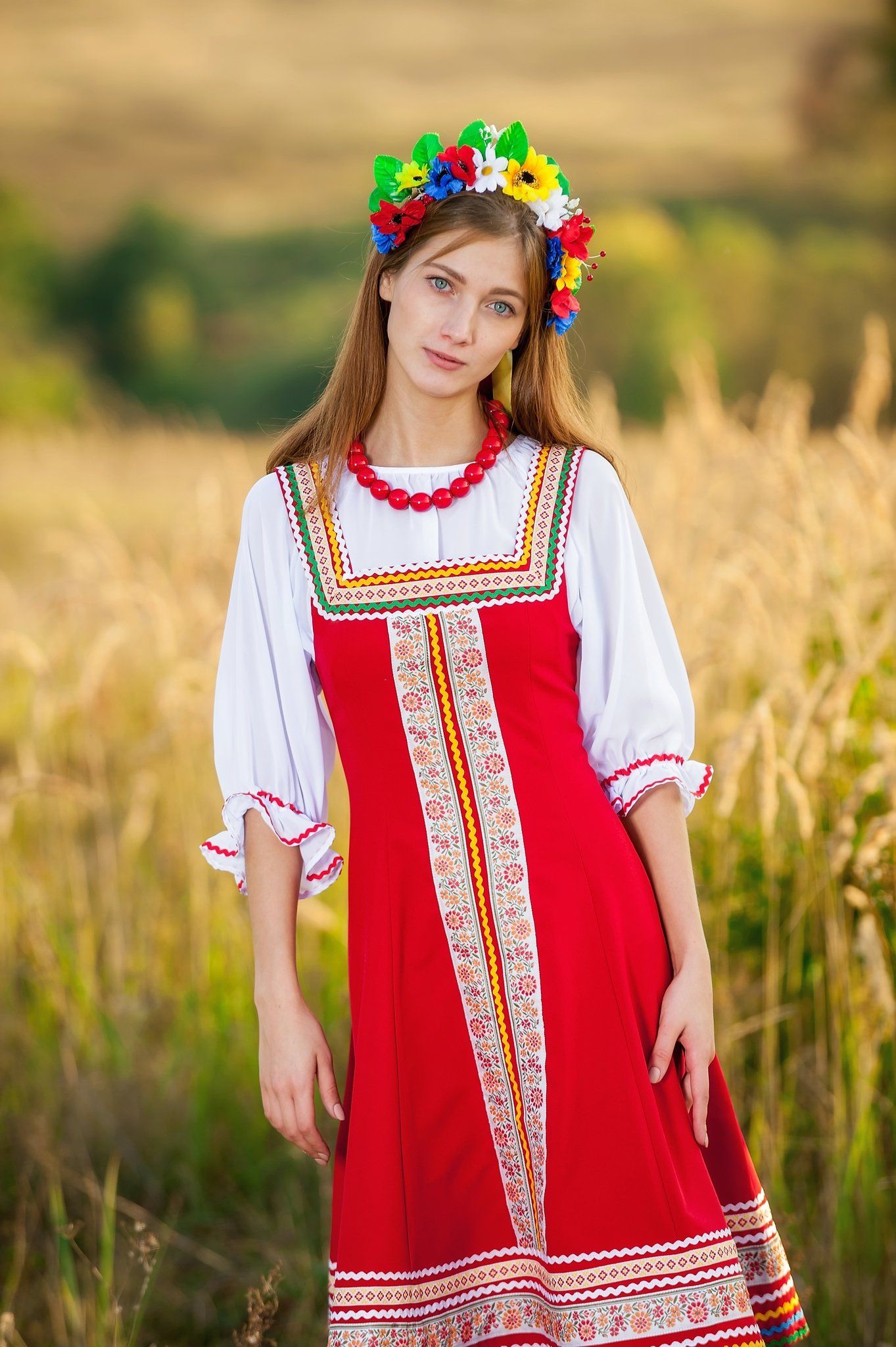 Women in Slavic costumes in Zhangqiu — step in, relax, and chat live