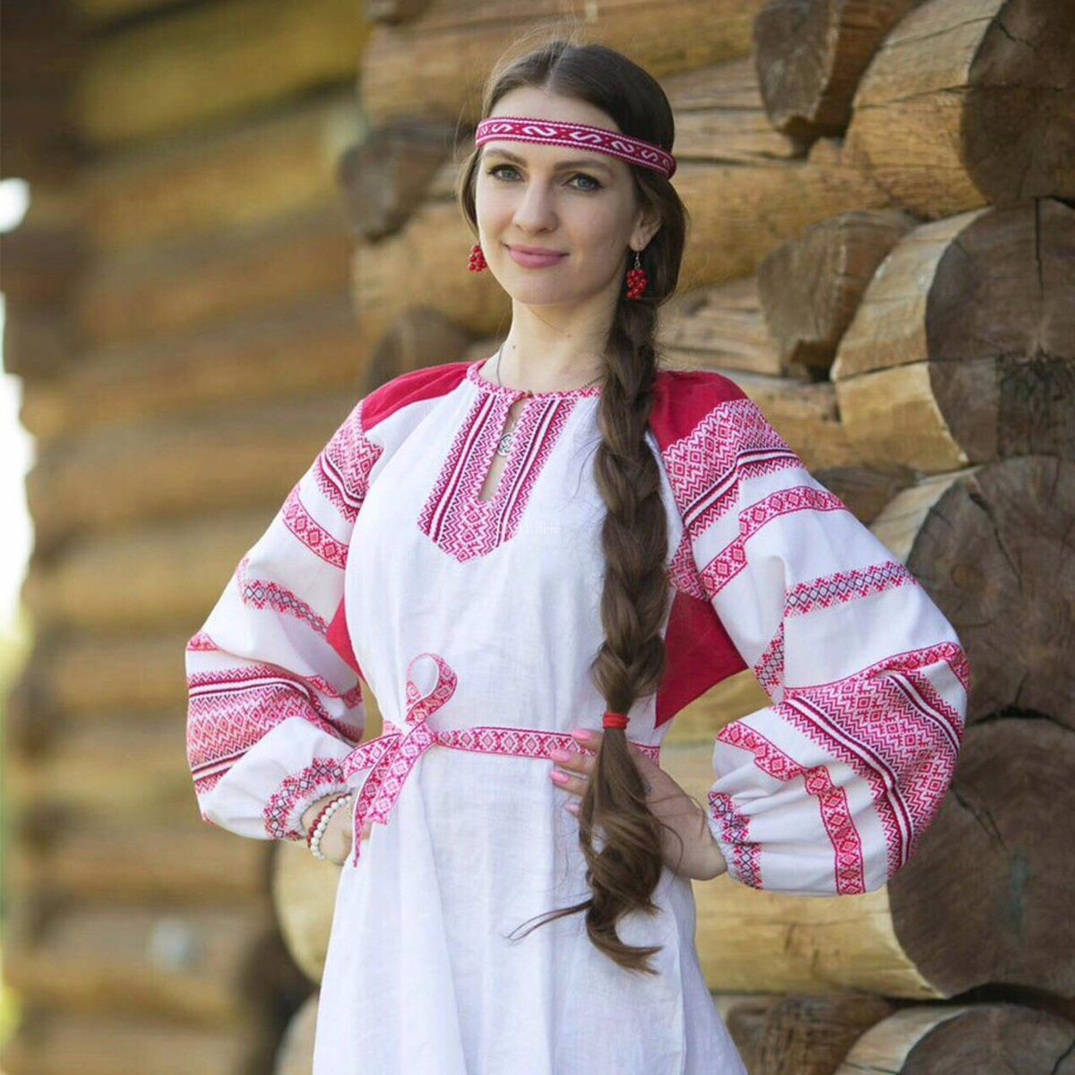 Girls in Slavic costumes brings the glow — live moments in Zhangqiu