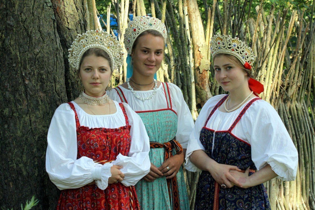 Sexy model Girls in Slavic costumes in Zhangqiu