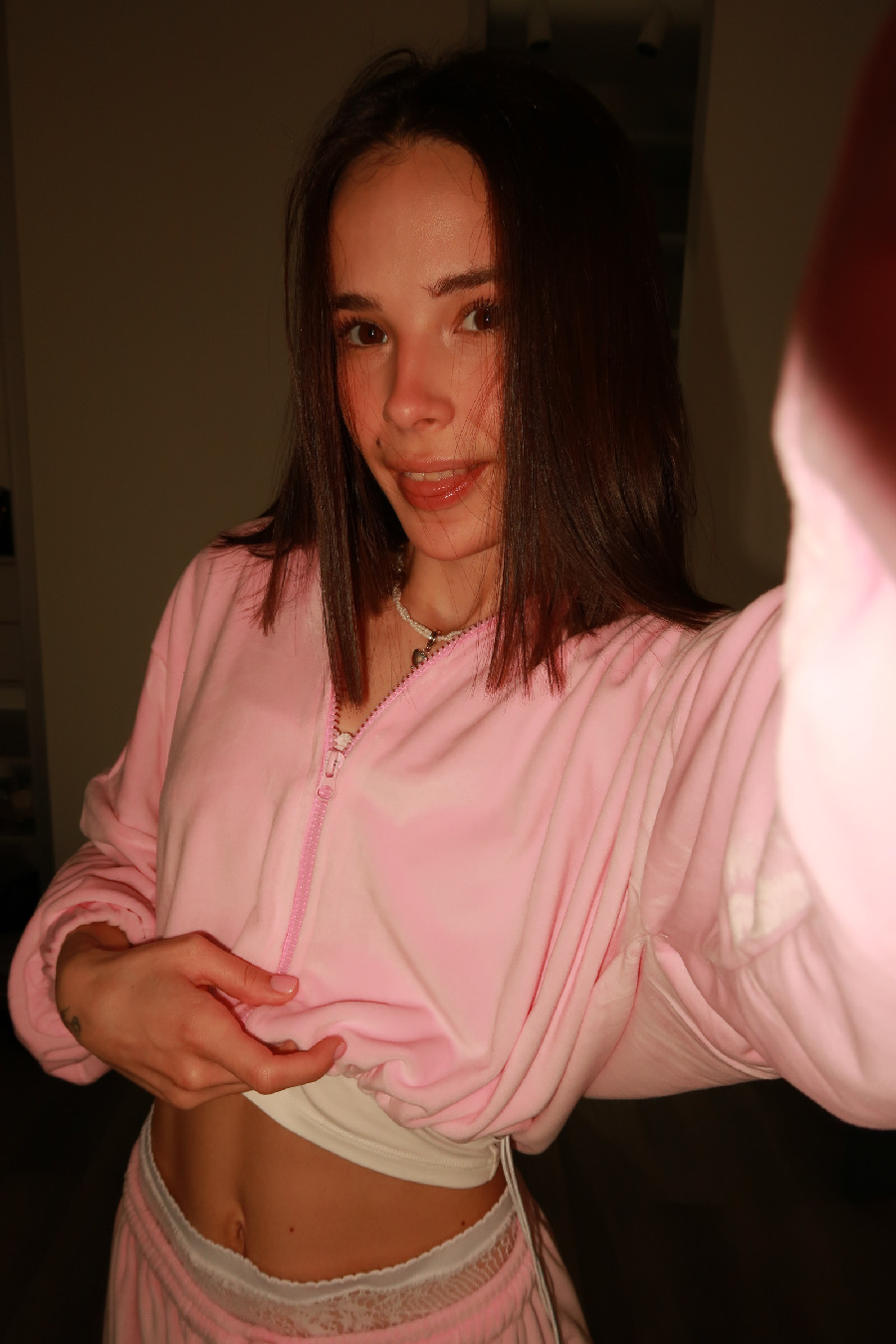 Tina brings the glow — live moments in Zhangqiu